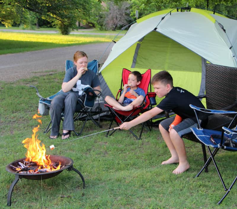 A Backyard Camping Trip: The Best Way to Introduce Kids to ...