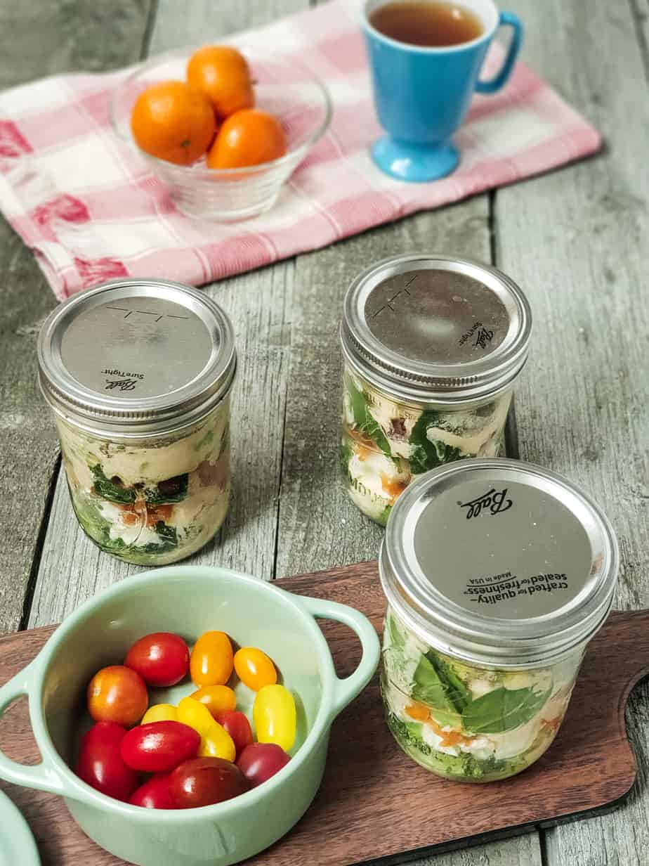 cashew aoli mason jar salad