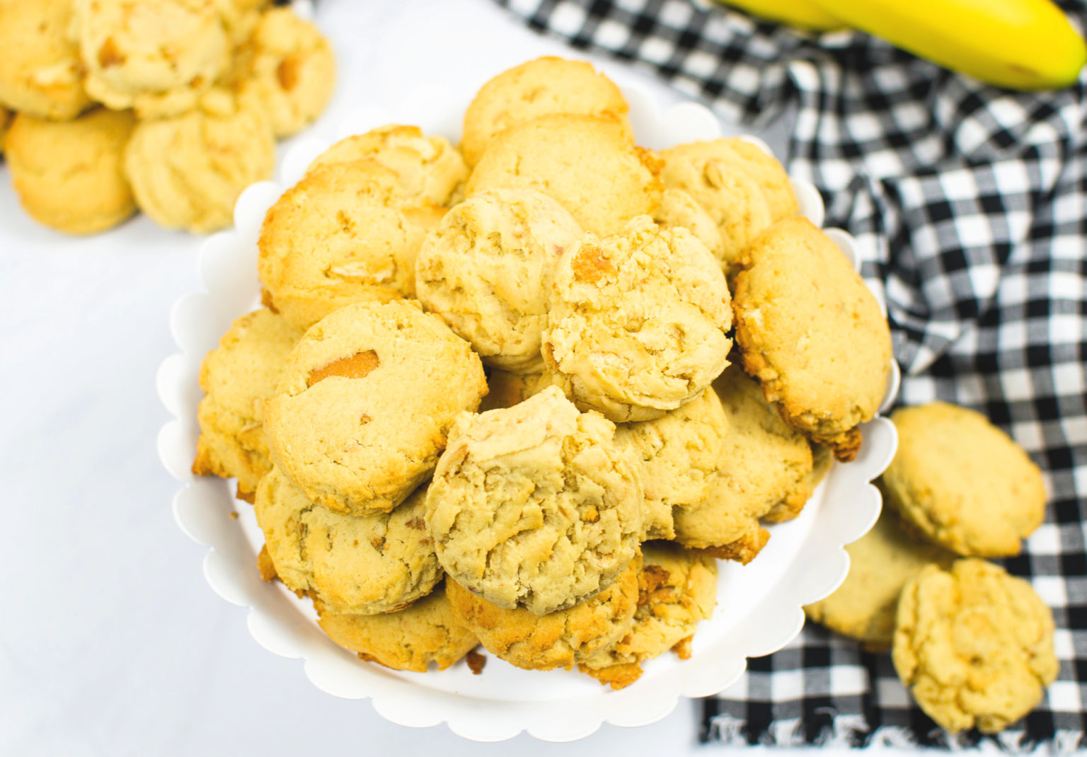 Banana Pudding Cookies - Perfect For Picnics With Nostalgic Flavor!