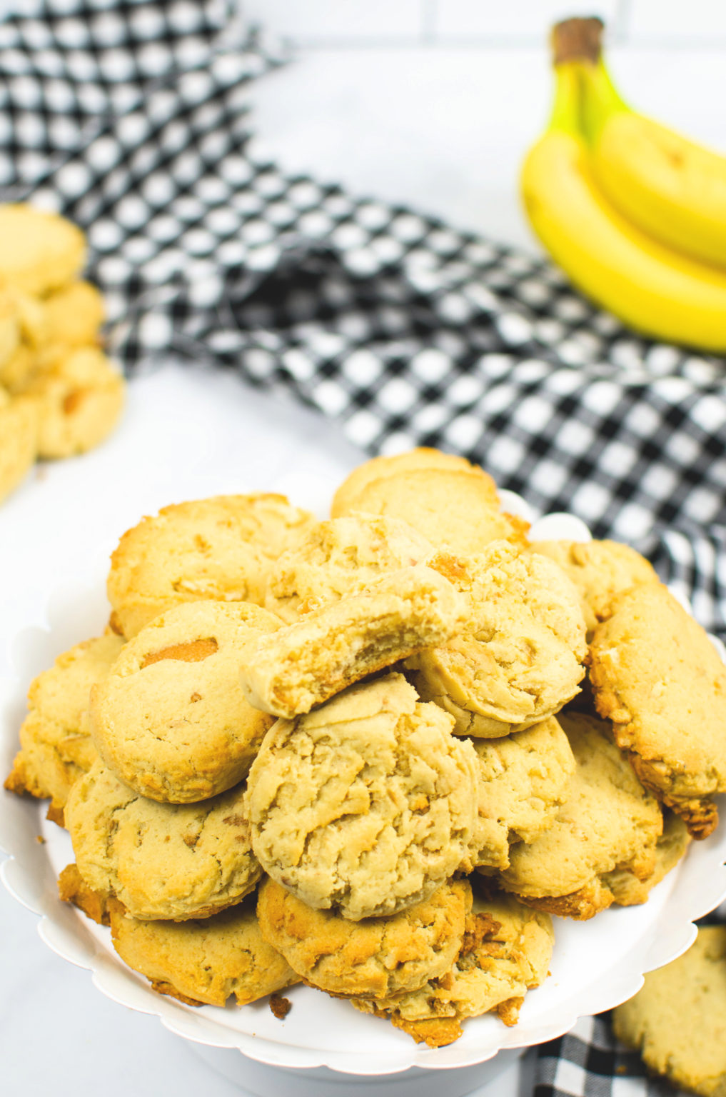 Banana Pudding Cookies - Perfect For Picnics With Nostalgic Flavor!