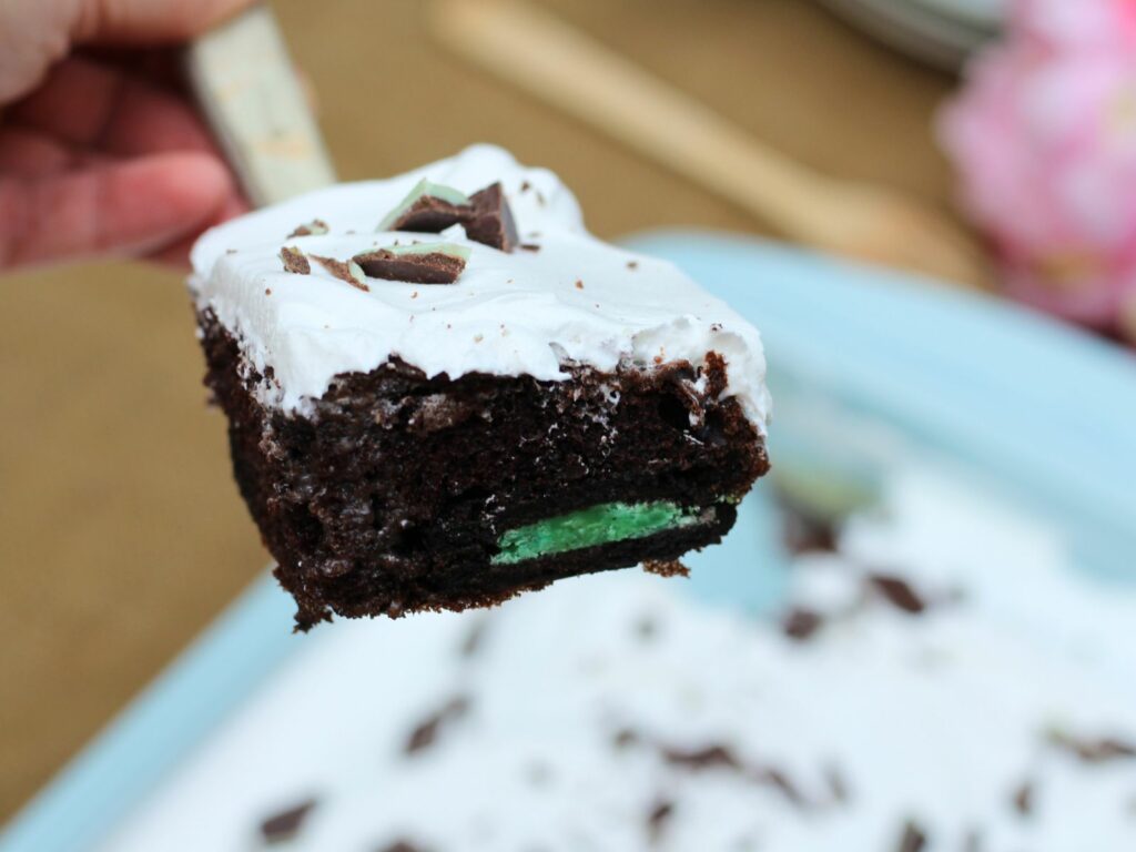 mint oreo chocolate poke cake