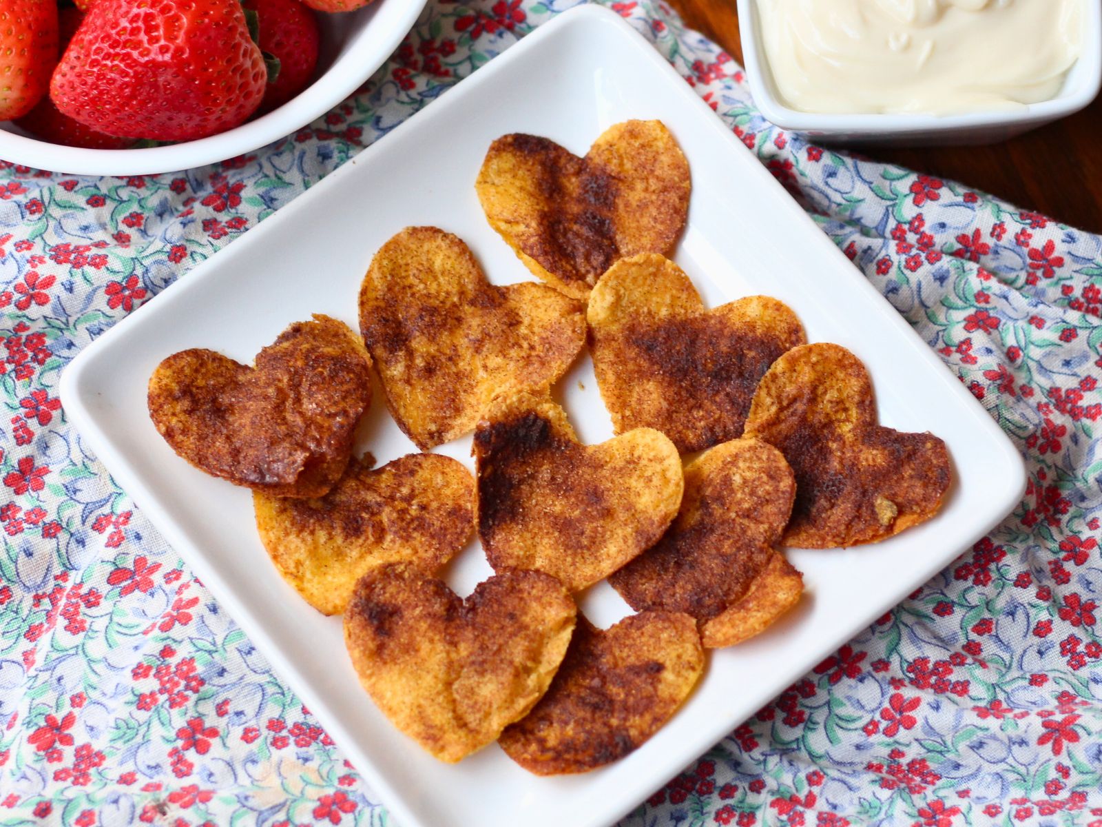 air fryer heart shaped cinnamon sugar chips with cream cheese dip